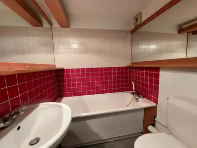 Salle de bains dans l'établissement Résidence Aiguille Grive Bat Iii - Appartement 2 pièces 6 personnes en duplex, skis aux pieds, dans le village de Charmettoger à Arc 1800. MAE-6954