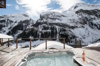 Vue générale sur la montagne ou vue sur la montagne depuis l'appartement