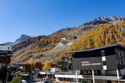 Vue générale sur la montagne ou vue sur la montagne depuis l'appartement