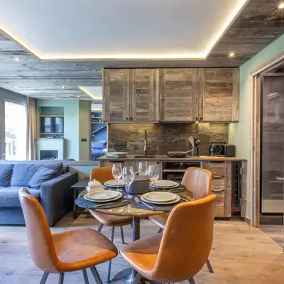 Appartement skis aux pieds avec parking et wifi au cœur de Val-d’Isère - FR-1-694-317