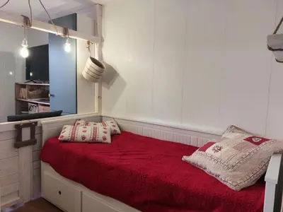 Un ou plusieurs lits dans un hébergement de l'établissement Résidence Grande Ourse - Dans l'hyper centre de Vallandry, à 50m des remontées mécaniques MAE-1774