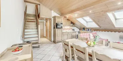 Cuisine ou kitchenette dans l'établissement Résidence Les Alpages - 4 Pièces pour 8 Personnes MAE-3044