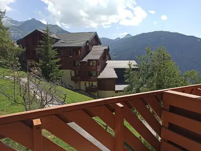 Vue générale sur la montagne ou vue sur la montagne depuis l'appartement