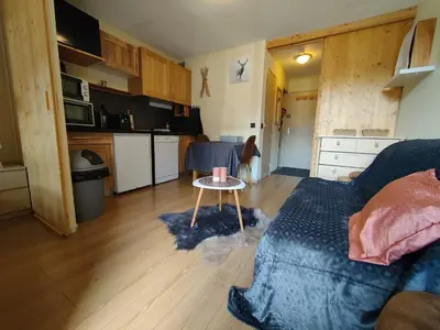 Cuisine ou kitchenette dans l'établissement Coup de coeur - Arc 2000 Appartement 4 personnes avec chambre séparée et belle vue sur la montagne