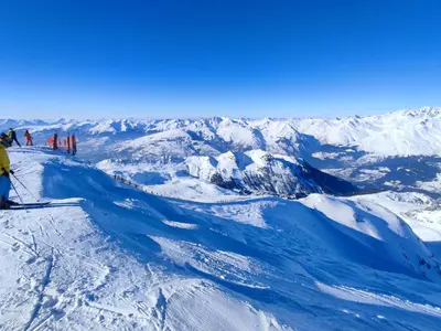 L'établissement Coup de coeur - Arc 2000 Appartement 4 personnes avec chambre séparée et belle vue sur la montagne en hiver