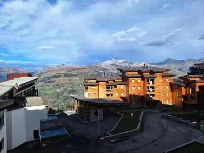 Vue générale sur la montagne ou vue sur la montagne depuis l'appartement