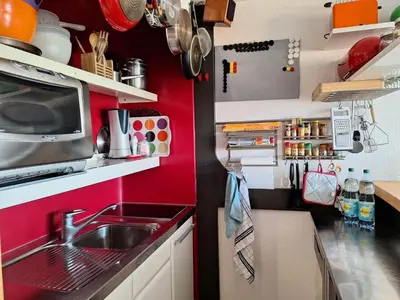 Cuisine ou kitchenette dans l'établissement Résidence Tournavelles - Charmant appartement 2 pièces 5 personnes au pied des pistes et des commerces, proche de l'ESF et de la garderie dans le village MAE-6964