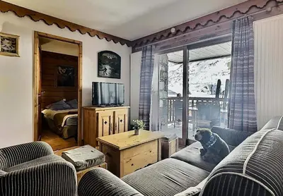 Télévision ou salle de divertissement dans l'établissement Résidence Ecrin Des Neiges A - Beau 4 pièces esprit montagne à Val Claret MAE-6874