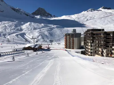 L'établissement Tignes : cocon luxueux au pied des pistes en hiver