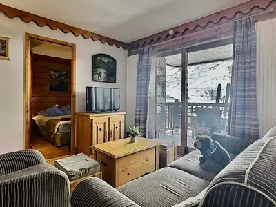 Télévision ou salle de divertissement dans l'établissement Confortable 4 pièces à Tignes Val Claret pour 8 pers. - FR-1-411-884