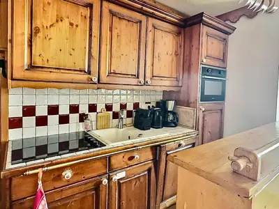 Cuisine ou kitchenette dans l'établissement Confortable 4 pièces à Tignes Val Claret pour 8 pers. - FR-1-411-884
