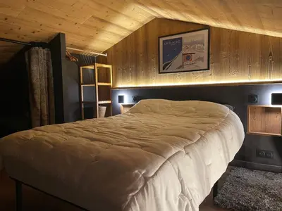 Un ou plusieurs lits dans un hébergement de l'établissement L ADRET - Duplex 6 pers 2 chambres - Belle Plagne PARADISKI