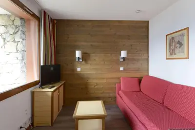 Télévision ou salle de divertissement dans l'établissement Studio 28m2 vue pistes plein sud du dimanche au dimanche