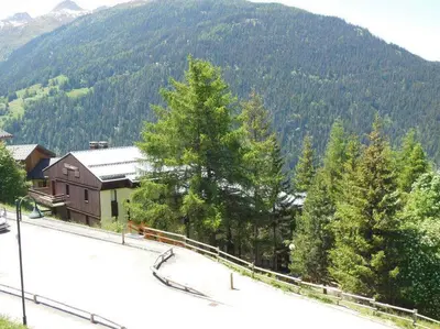 Vue générale sur la montagne ou vue sur la montagne depuis l'appartement