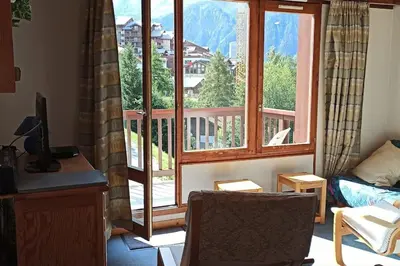 Coin salon dans l'établissement Paradiski ski au pied vallandry