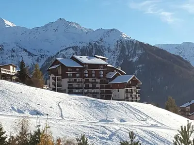 Vue générale sur la montagne ou vue sur la montagne depuis l'appartement