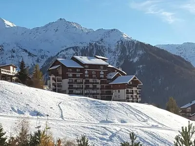 Vue générale sur la montagne ou vue sur la montagne depuis l'appartement