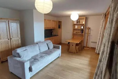 Cuisine ou kitchenette dans l'établissement Paradiski bel appartement rénové plan peisey