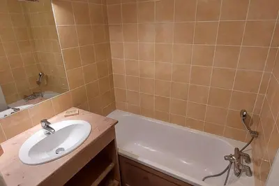 Salle de bains dans l'établissement Paradiski bel appartement rénové plan peisey