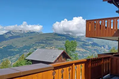 Vue générale sur la montagne ou vue sur la montagne depuis l'appartement