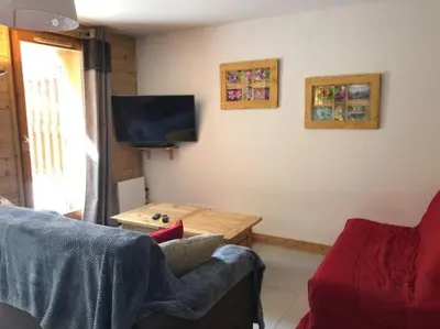 Télévision ou salle de divertissement dans l'établissement Paradiski proche des commerces plan peisey