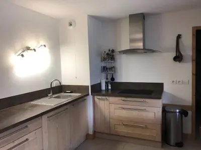 Cuisine ou kitchenette dans l'établissement Paradiski proche des commerces plan peisey