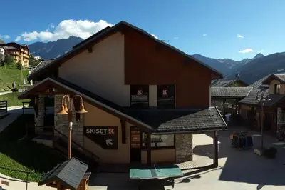 Vue générale sur la montagne ou vue sur la montagne depuis l'appartement