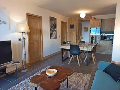 Cuisine ou kitchenette dans l'établissement Paradiski nouveau, calme et ensoleillé vallandry