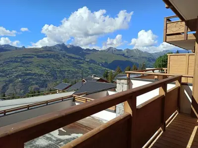Vue générale sur la montagne ou vue sur la montagne depuis l'appartement