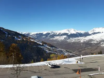 Vue générale sur la montagne ou vue sur la montagne depuis l'appartement