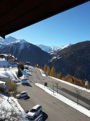 Vue générale sur la montagne ou vue sur la montagne depuis l'appartement