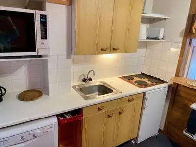 Cuisine ou kitchenette dans l'établissement Paradiski proche pistes et commerces vallandry