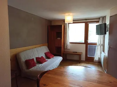 Télévision ou salle de divertissement dans l'établissement Paradiski proche pistes et commerces vallandry