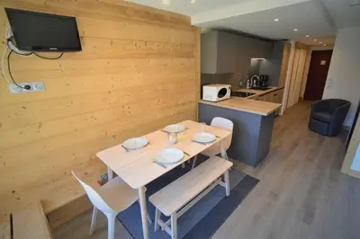 Cuisine ou kitchenette dans l'établissement Paradiski rénové proche pistes et commerces plan peisey
