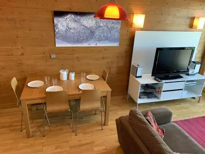 Télévision ou salle de divertissement dans l'établissement Paradiski pied des pistes plan peisey