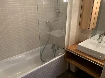 Salle de bains dans l'établissement Paradiski pied des pistes plan peisey