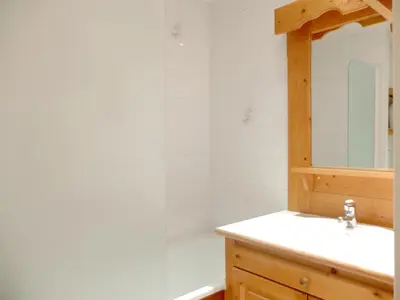 Salle de bains dans l'établissement Studio confort 21m² · 4 pers · Balcon · Animaux admis - FR-1-502-504