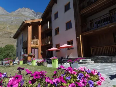 Vue générale sur la montagne ou vue sur la montagne depuis l'appartement