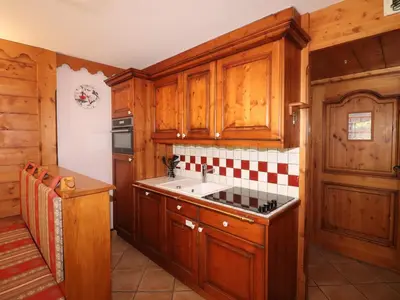 Cuisine ou kitchenette dans l'établissement Appartement confortable avec terrasse et WIFI - 6 pers - FR-1-502-533