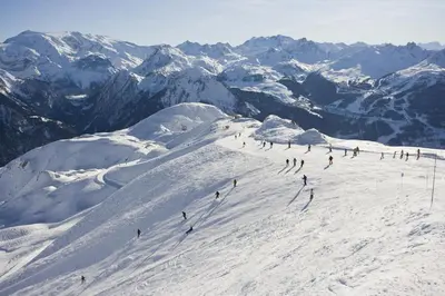 L'établissement Le Refuge d'Ours, Champagny en hiver