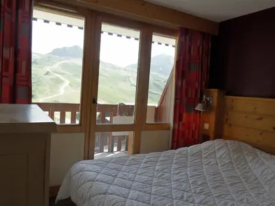 Un ou plusieurs lits dans un hébergement de l'établissement Appartement 3 pièces · Pied des pistes · Balcon · 7 pers - FR-1-181-2721