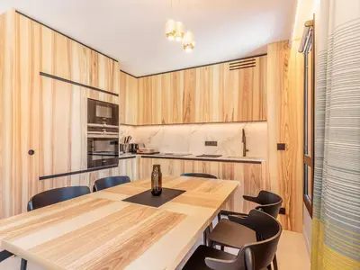 Cuisine ou kitchenette dans l'établissement Appart chic avec SPA, parking et WIFI - Les Arcs 1800 - FR-1-352-96