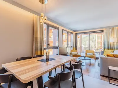Coin salon dans l'établissement Appart chic avec SPA, parking et WIFI - Les Arcs 1800 - FR-1-352-96