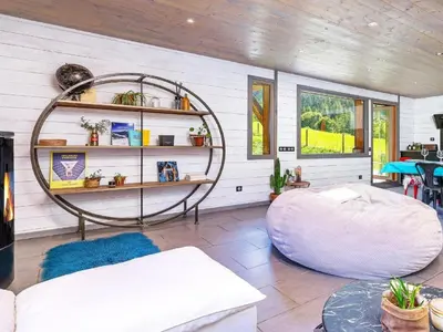 Coin salon dans l'établissement Chalet in Moulin with Sauna & Stunning Views