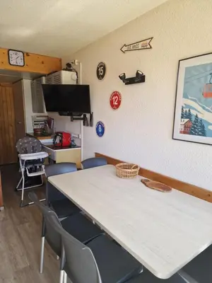 Cuisine ou kitchenette dans l'établissement Grand Arbois Appartement 5 personnes Les Arcs 1800