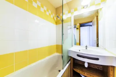 Salle de bains dans l'établissement Résidence Les Constellations - maeva Home - Studio 4 Personnes - Confort MAE-4505