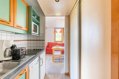 Cuisine ou kitchenette dans l'établissement Résidence Les Chalets des Arolles - maeva Home - Studio 4 Personnes - Confort MAE-0024