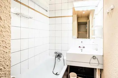 Salle de bains dans l'établissement Résidence Les Chalets des Arolles - maeva Home - Studio 5 Personnes - Sélection MAE-0004