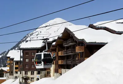 Vue générale sur la montagne ou vue sur la montagne depuis l'appartement