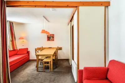 Coin salon dans l'établissement Résidence Les Chalets des Arolles - maeva Home - Studio 4 Personnes - Confort MAE-8704